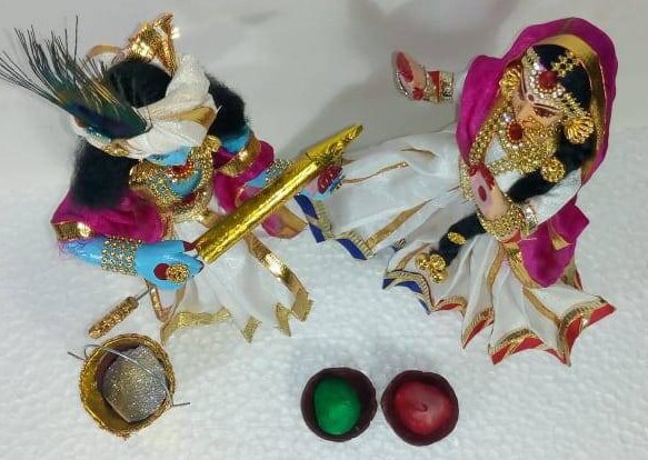 Beautiful handmade statue of Krishna Radha - Holi Leela - Krishna Jhanki 3