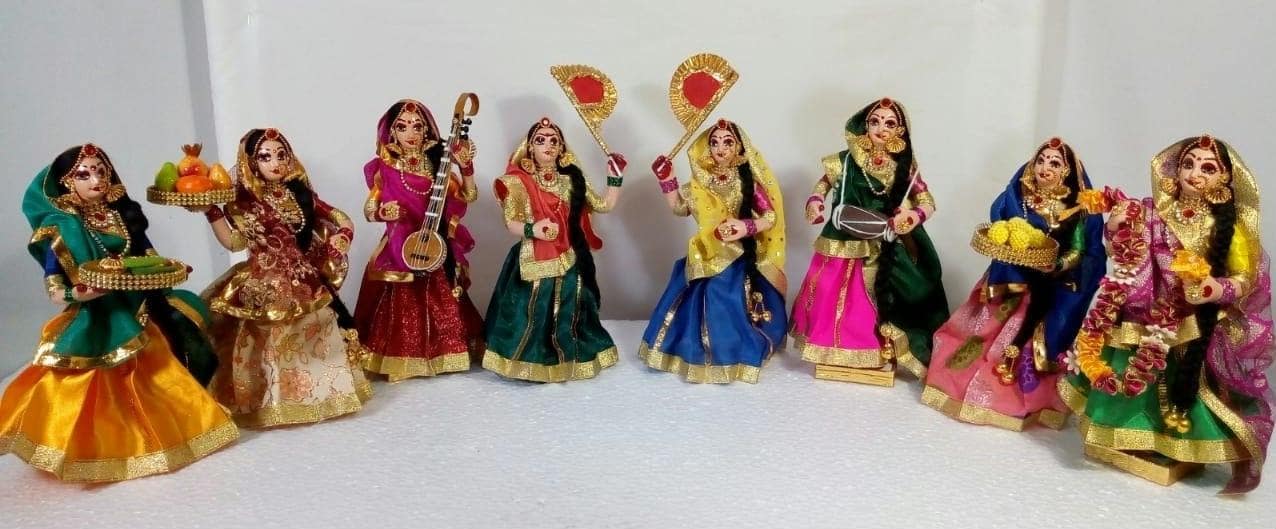 Jhula/Swing, Singhasan and religious handicrafts