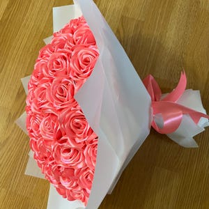 Pink Bouquet Eternal Rose, Mothers Day Gift, Bouquet Artificial Flowers, Customizable Ramo Buchon, Satin Ribbon Rose, Graduation Gift Flower