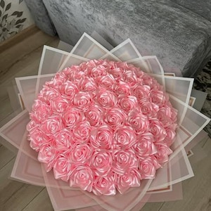 Ramo de rosas eternas, regalo para el Día de la Madre, ramo de flores artificiales, ramo personalizable, rosa de cinta de raso, regalo de graduación.