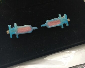 Pastel Goth Creepy Cute Pink and Blue Bubblegum Cotton Candy Menhera Syringe Hair Clips