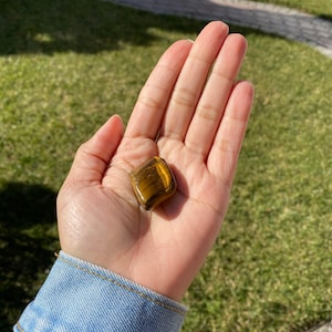 Medium Tiger&#39;s Eye Tumbled Stones