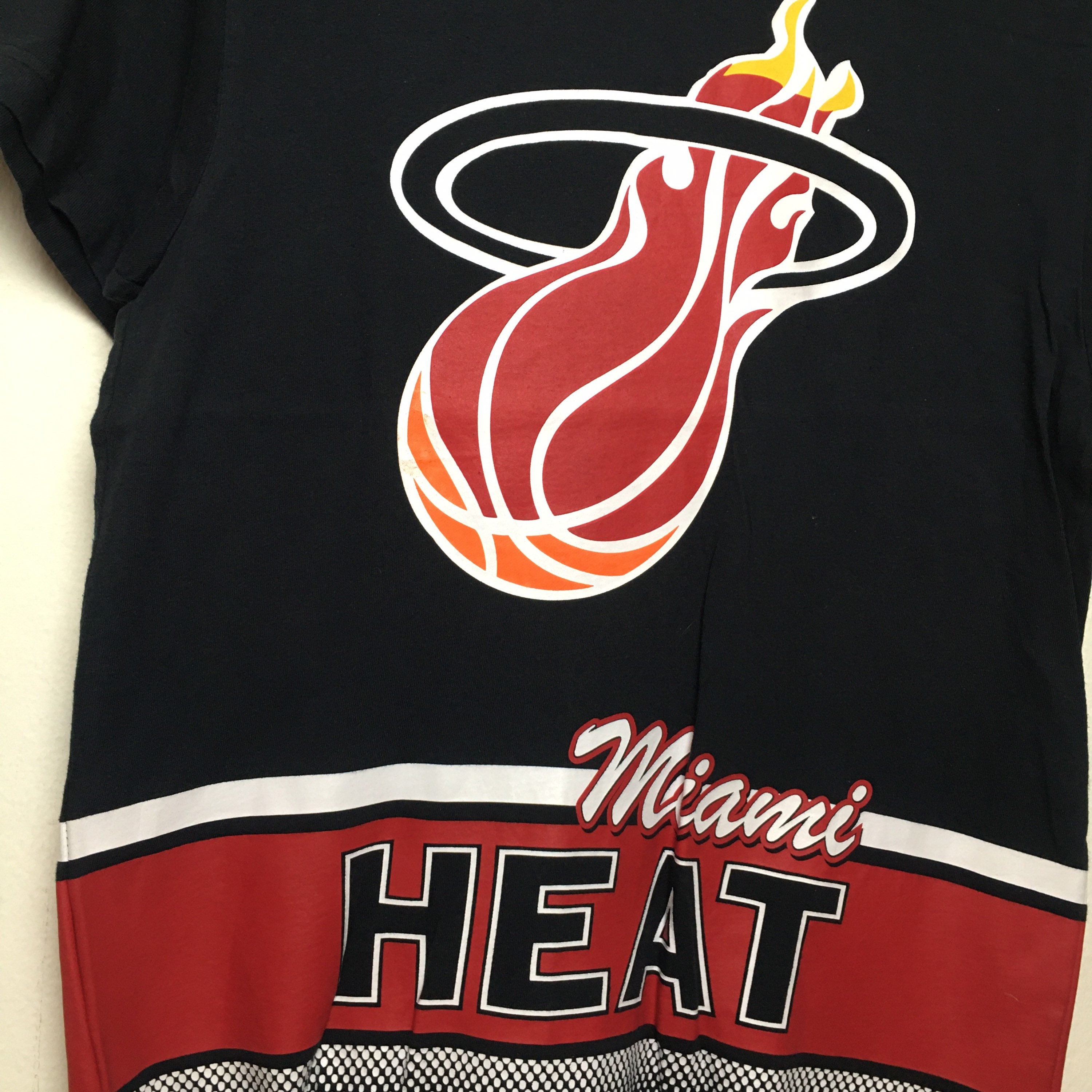 CustomCat Miami Heat Retro NBA T-Shirt Daisy / S