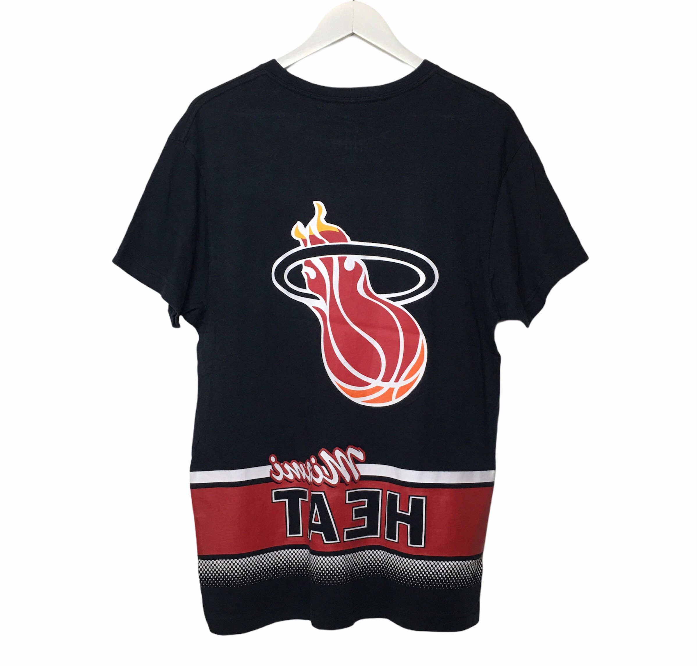 CustomCat Miami Heat Retro NBA T-Shirt Daisy / S