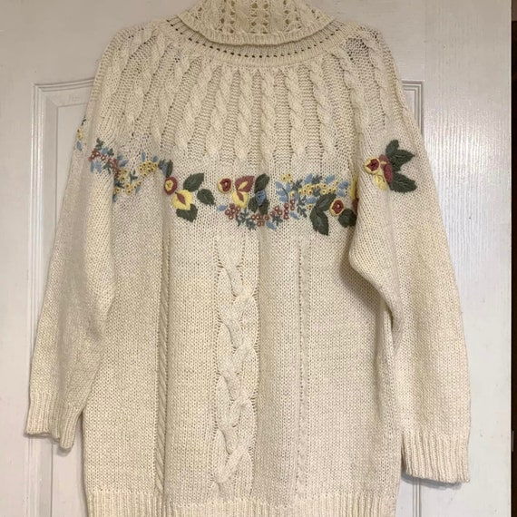 Pull brodé sale