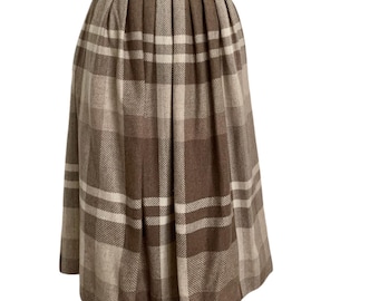 Vintage Brown Plaid Wool Skirt: Scottish Tartan Winter Fashion