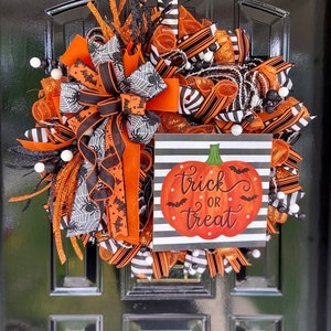 Halloween Wreath for Front Door, Halloween Decor, Scary Wreath, Halloween Party Decor, Orange and Black Wreath with Trick or Treat Sign.