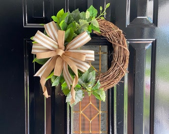 Farmhouse Grapevine Wreath: Minimalist Greenery & Bow