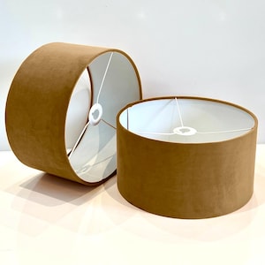 Nuovo paralume a tamburo in velluto OLD GOLD BRWON fatto a mano, adatto per tavoli e soffitti con fodera bianca, tutte le forme disponibili, misure su richiesta.