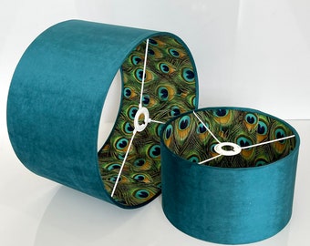 Nueva pantalla colgante de lujo de alta calidad con combinación de plumas de pavo real y verde azulado de doble cara.