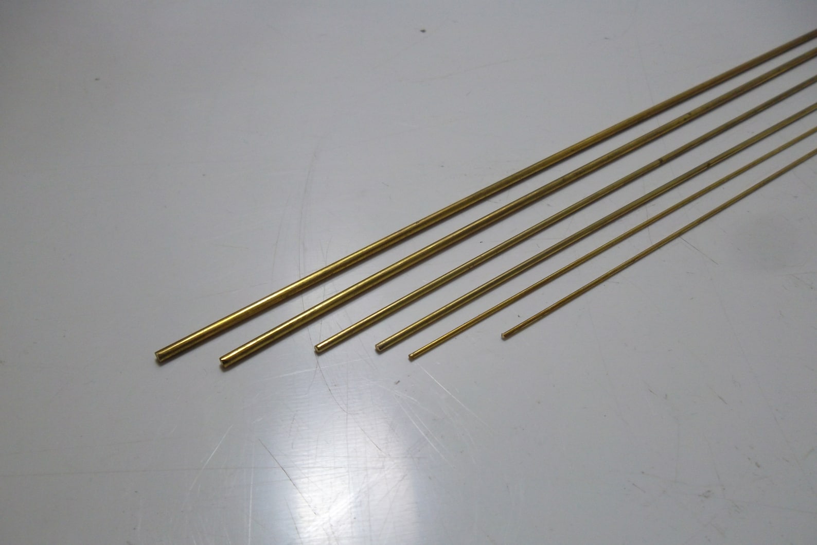 Стержень 1 мм. 5мм. Пруток стеклопластиковый псп-10. Пруток нержавейка aisi 304. Пруток стальной 5мм.