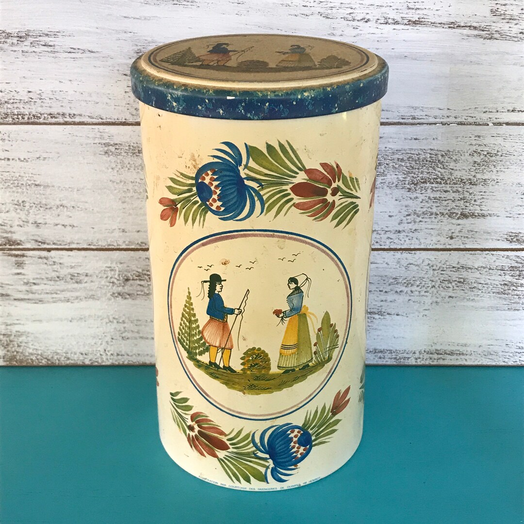 Lovely Collectible Vintage Biscuit Tin 