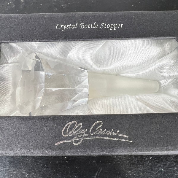 Oleg Cassini Clear Crystal Wine Bottle Stopper etched “R”