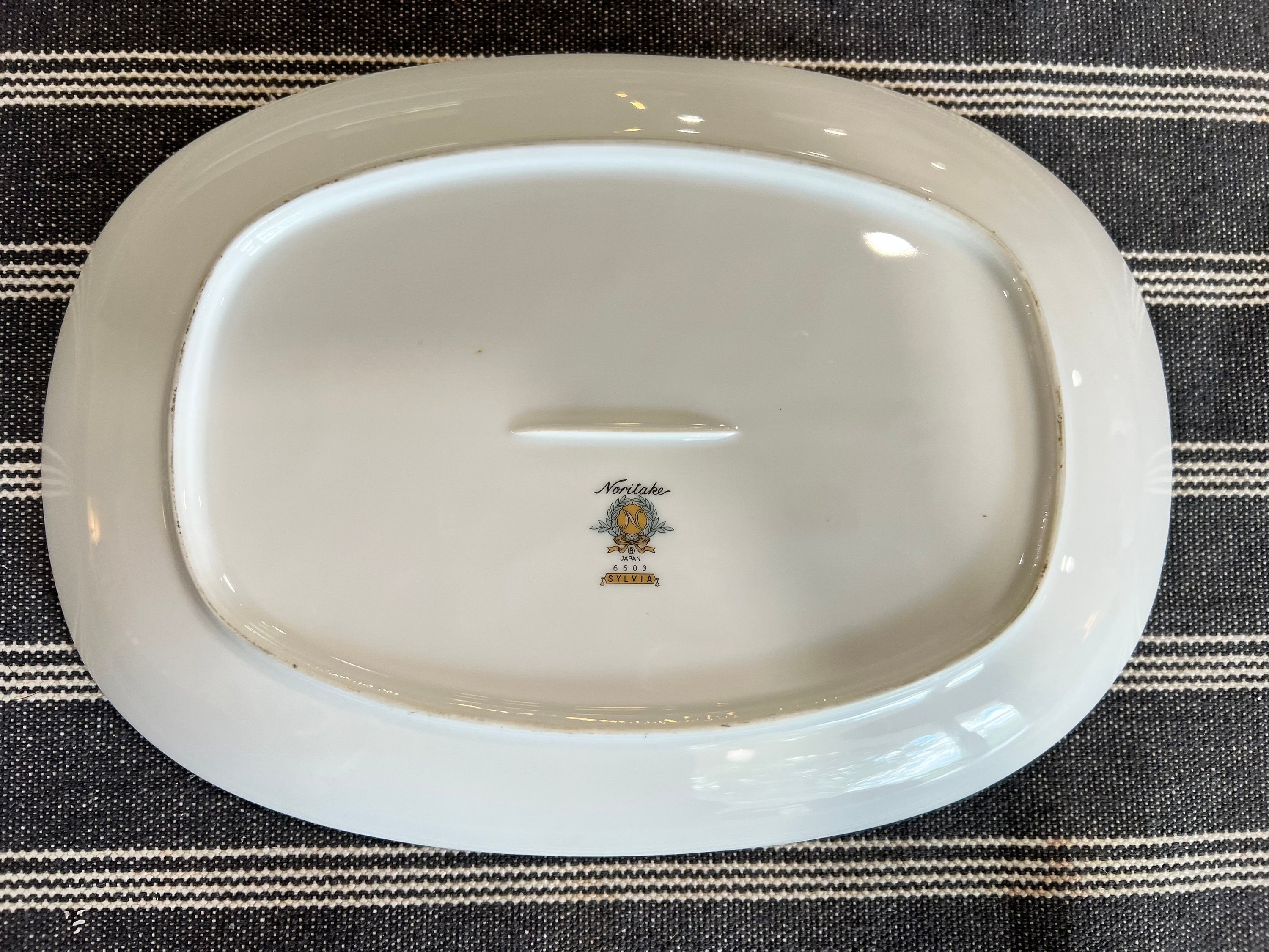 ＊Sylvia ＊ Hors d'oeuvre plate・* Sylvia ＊ Hors d'oeuvre plate・* Sylvia Round Platter