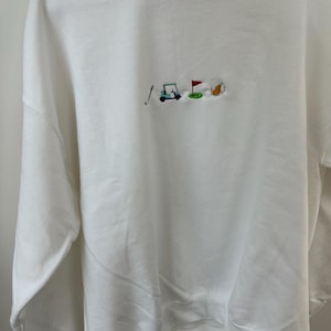 Golf besticktes Sweatshirt – Golf Cart & Beer Crewneck | Lustiges Golf-Geschenk | Minimalistische Stickerei Unisex Sweatshirt