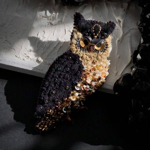 Owl Brooch / Black owl bird brooch