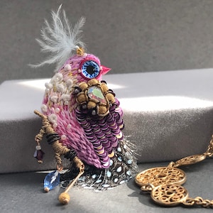 Pink bird brooch / Embroidered bird brooch /