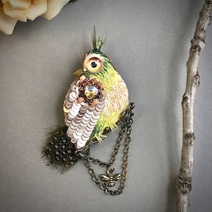 Beaded Bird Brooch / Green Embroidered Brooch / Art Bird Jewelry / Statement Animal Pin / Hand-stitched Bird Brooch [UPD]
