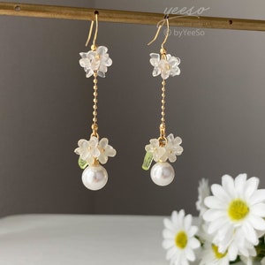 Floral Pearl Dangle earrings, Pearl drop earrings with delicate white flowers, unique wedding bridesmaid earrings