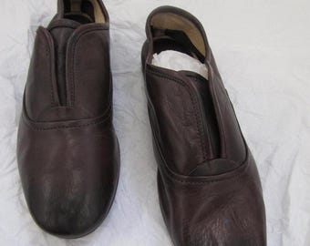 FRYE SHOES - Leather Slip On - Ren Faire Ready - Size 8.5M