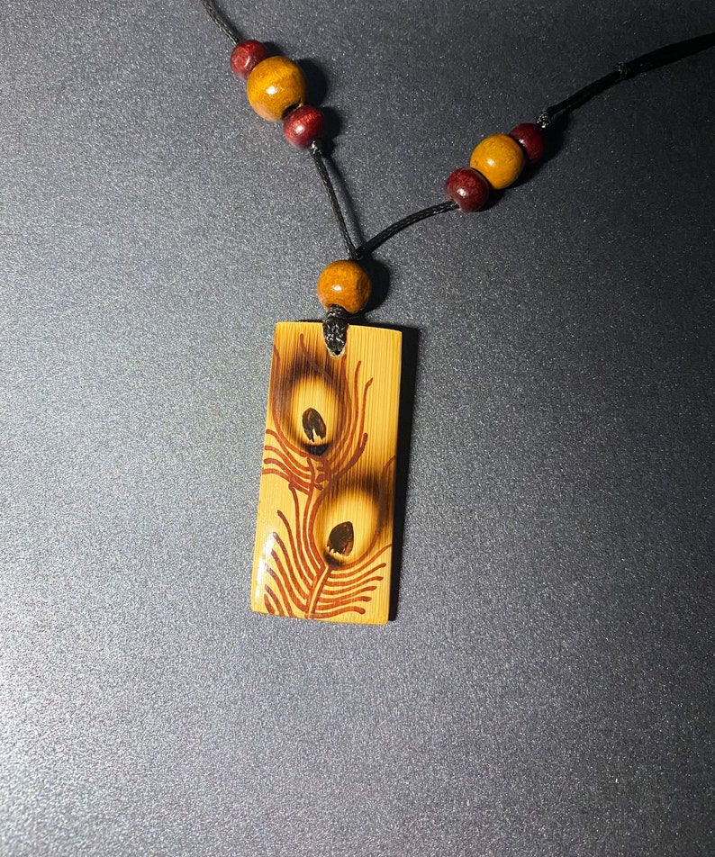 Peacock feather design bamboo necklace