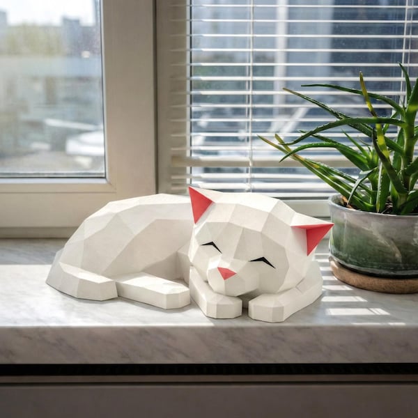 Plantilla de papel 3D de gato durmiendo: escultura de animal DIY de baja poli (PDF y SVG para Cricut): un regalo decorativo de gato adorable para artesanos.