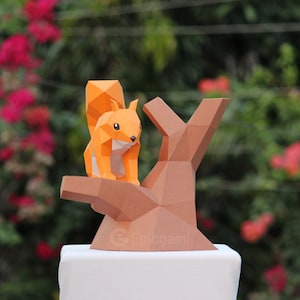 Squirrel 3d paper craft SVG and PDF | DIY 3d paper craft Squirrel model template, origami Squirrel, Squirrel low poly