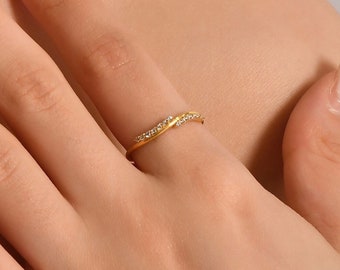 14K Gold Diamond Wedding Ring | Minimalist Band Handmade Jewelry