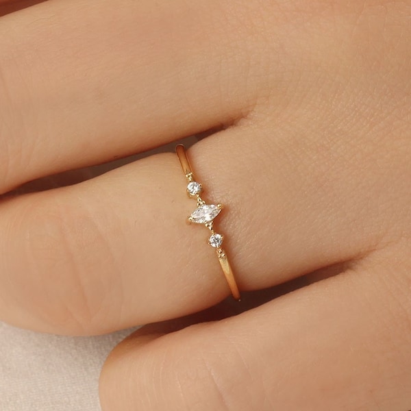 Diamant Ring, Schlichter Goldring, Marquise Diamant Ring, Minimalistischer Ring, Goldring, Zarter Ring, Dünner Ring, Stapelring aus 14K Gold