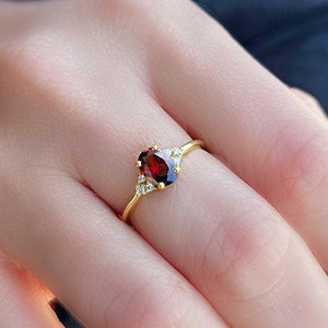 Oval Garnet Diamond Solid Gold Ring, 14K Gold Engagement Dainty Ring, Red Garnet Gemstone Ring, January Birthstone, Best Valentines Day Gift
