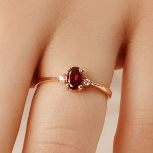 Ruby Diamond Ring, 14K Gold Ruby Ring, Dainty Ruby Band, Ruby Wedding Band Ring, July Birthstone Ring, Anniversary Ring, Valentine&#39;s Day
