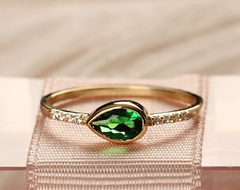 Emerald Diamond Gold Ring, 14k Gold Emerald Ring, Emerald Ring, Dainty Ring, Delicate May Birthstone Ring, Handmade Jewelry, Valentines Day