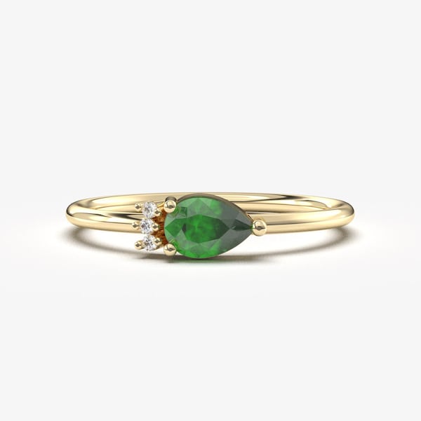 Anillo de compromiso de oro macizo de 14 quilates con esmeralda en forma de pera y detalles de diamantes, piedra de nacimiento de mayo.