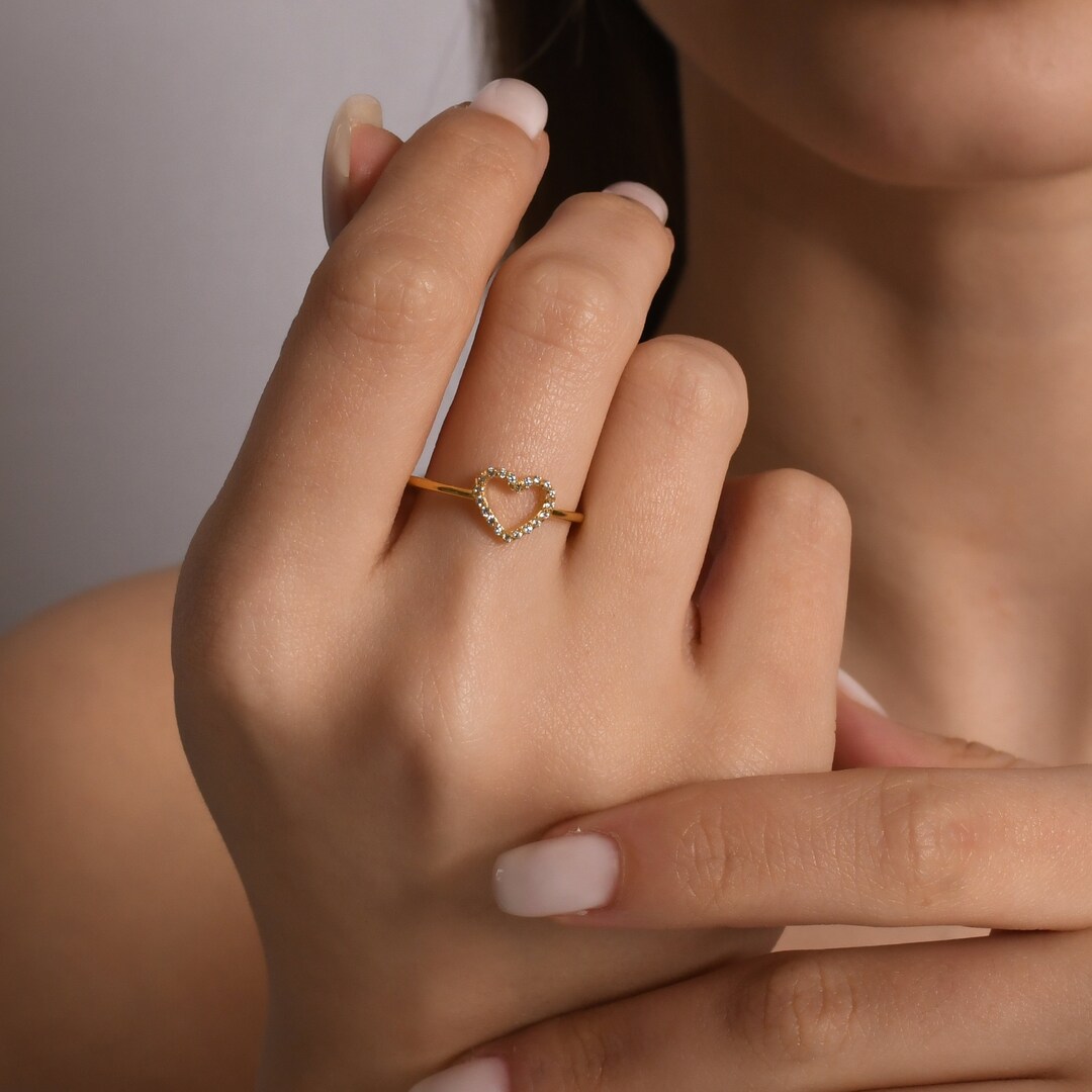 Goldheart solitaire ring deals