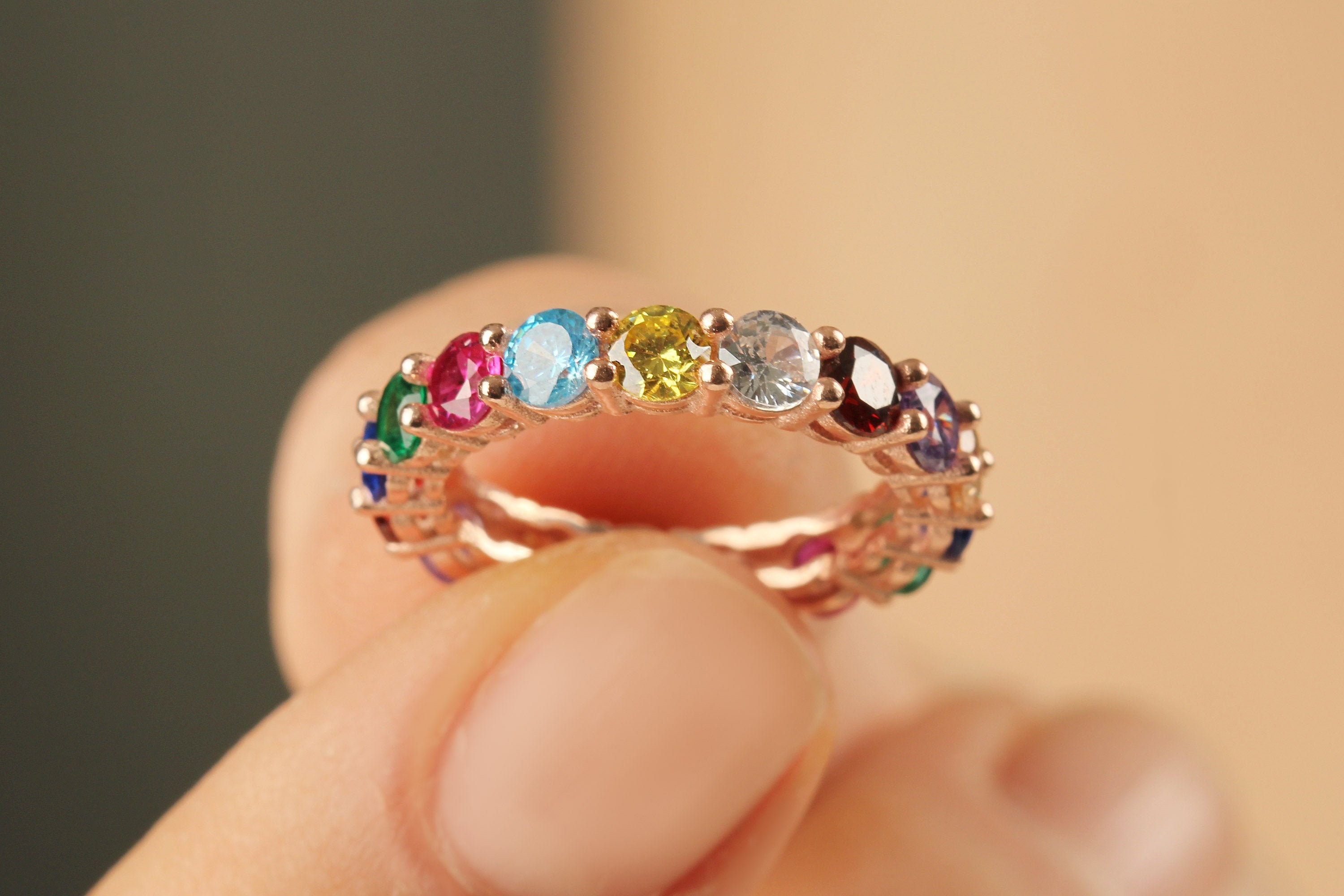 Anillo de eternidad completo con 10 piedras preciosas de colores del arco iris personalizado Anillo de eternidad completo con piedras preciosas multicolores de oro de 14 quilates anillo de orgullo ani...