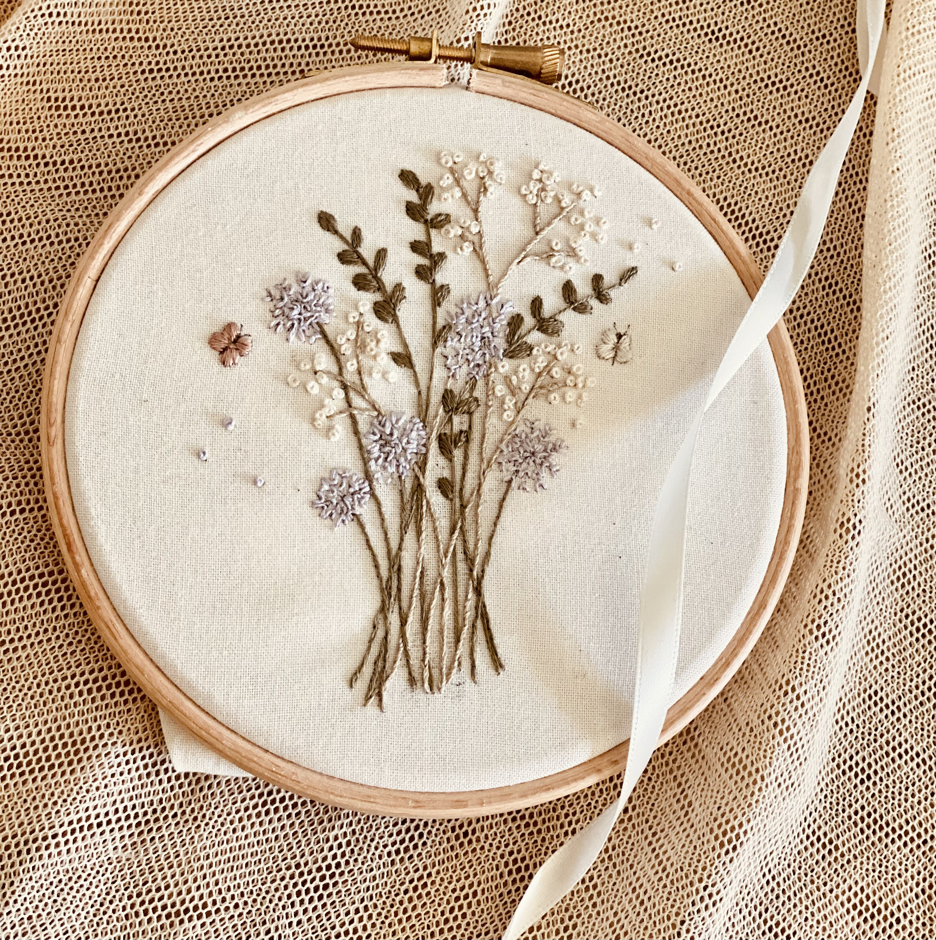 Lot De 4 Kits De Broderie Fleurs Pour Débutants - Cerceau 20cm, Tissu 30cm, Fils, Aiguilles, Instructions