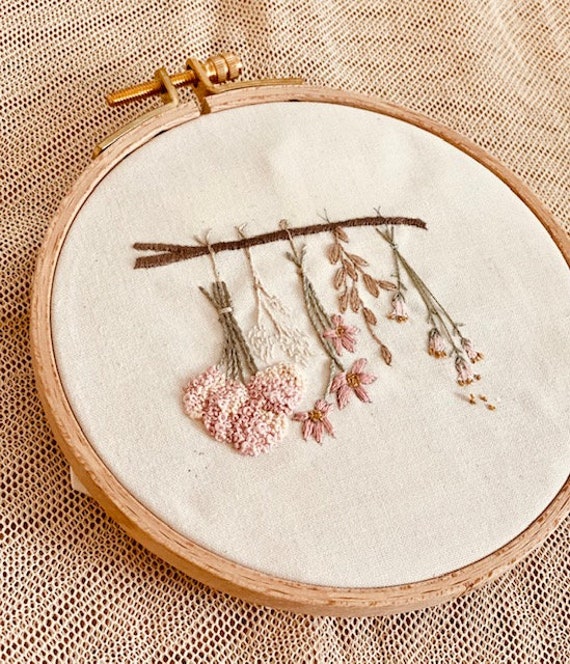 Beginner Embroidery Kit, Easy Embroidery Kit for Beginners, Embroidery,  Flower Embroidery Kit, Dried Flowers, Needlepoint Kits, DIY -  Finland