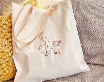 Beginner Embroidery Tote Bag Kit, Flower Embroidery, Embroidery Kit, Embroidery, Wildflowers Design, Hand Embroidery Kit, DIY Embroidery set