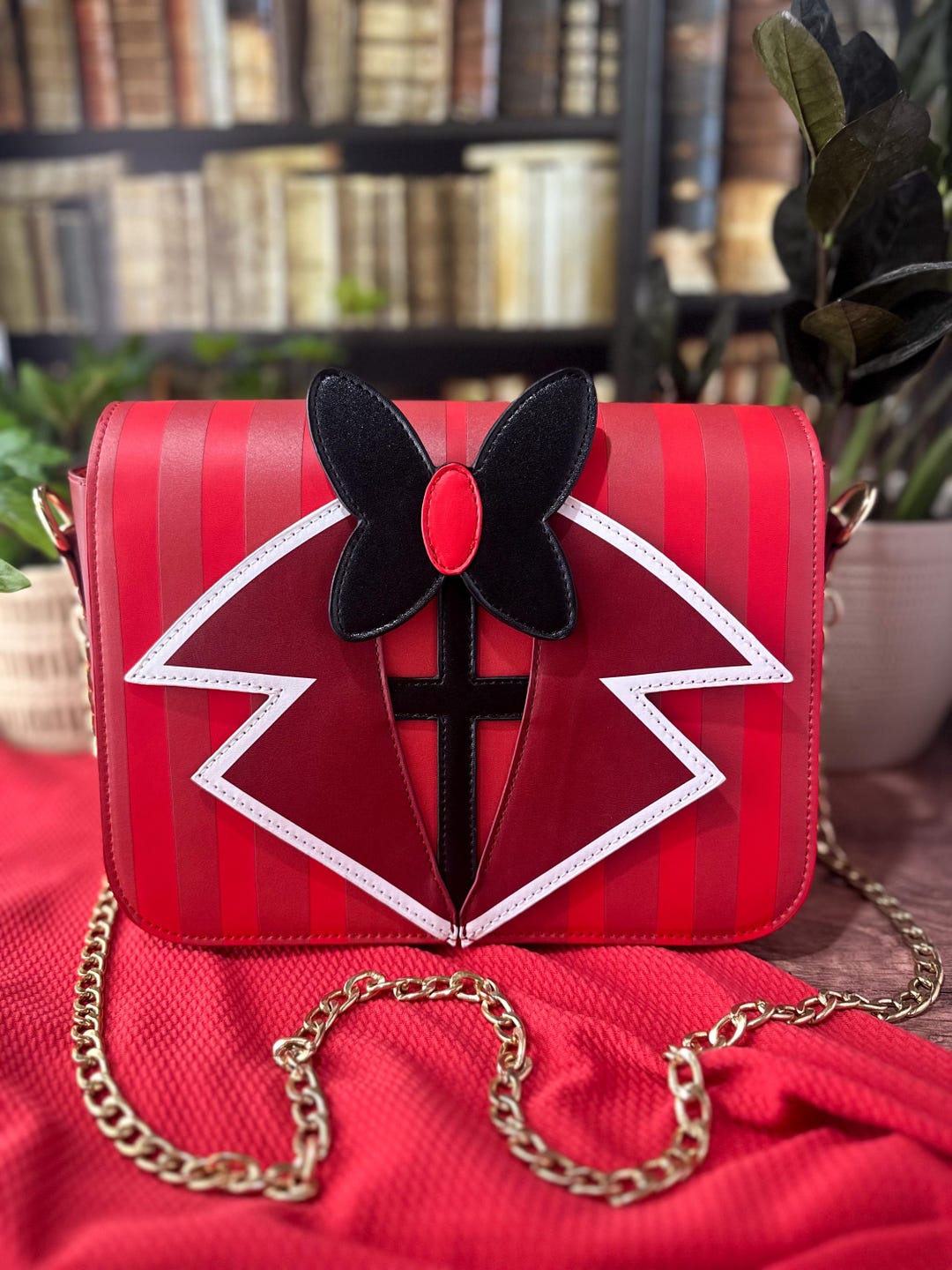 【新品・未使用】HAZBIN HOTELデザインショルダーバッグ【痛バッグ】 Hazbin Hotel Alastor's Jacket Crossbody/shoulder Bag Original