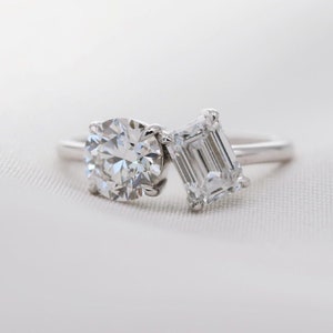 Toi et Moi Moissanite Engagement Ring for Bridal, 5 CT Emerald and Round Cut Moissanite Ring, Two Stone Moissanite Ring for Wedding Ceremony