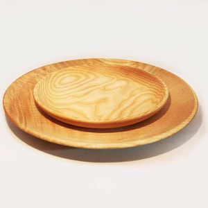 La petite assiette en bois de frêne 18cm