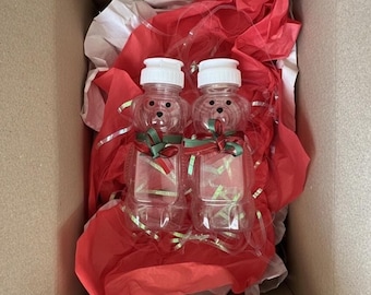 Caja de regalo navideña con forma de osito de miel, pajita de cristal y tarjeta personalizada para amantes del café.