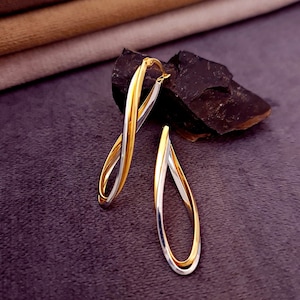 Twisted Oval Hoop Earrings, Curved Hoop Earrings, Two Tone Dainty Long Earrings, Two-Tone Wavy Hoop Earrings,  Elongated Quirky Earrings