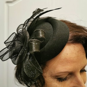 Classic Wedding Fascinator Cocktail Hat with feathers, Ladies Hat, special occasions hat, Pillbox Hat, horse race hat, mini hat