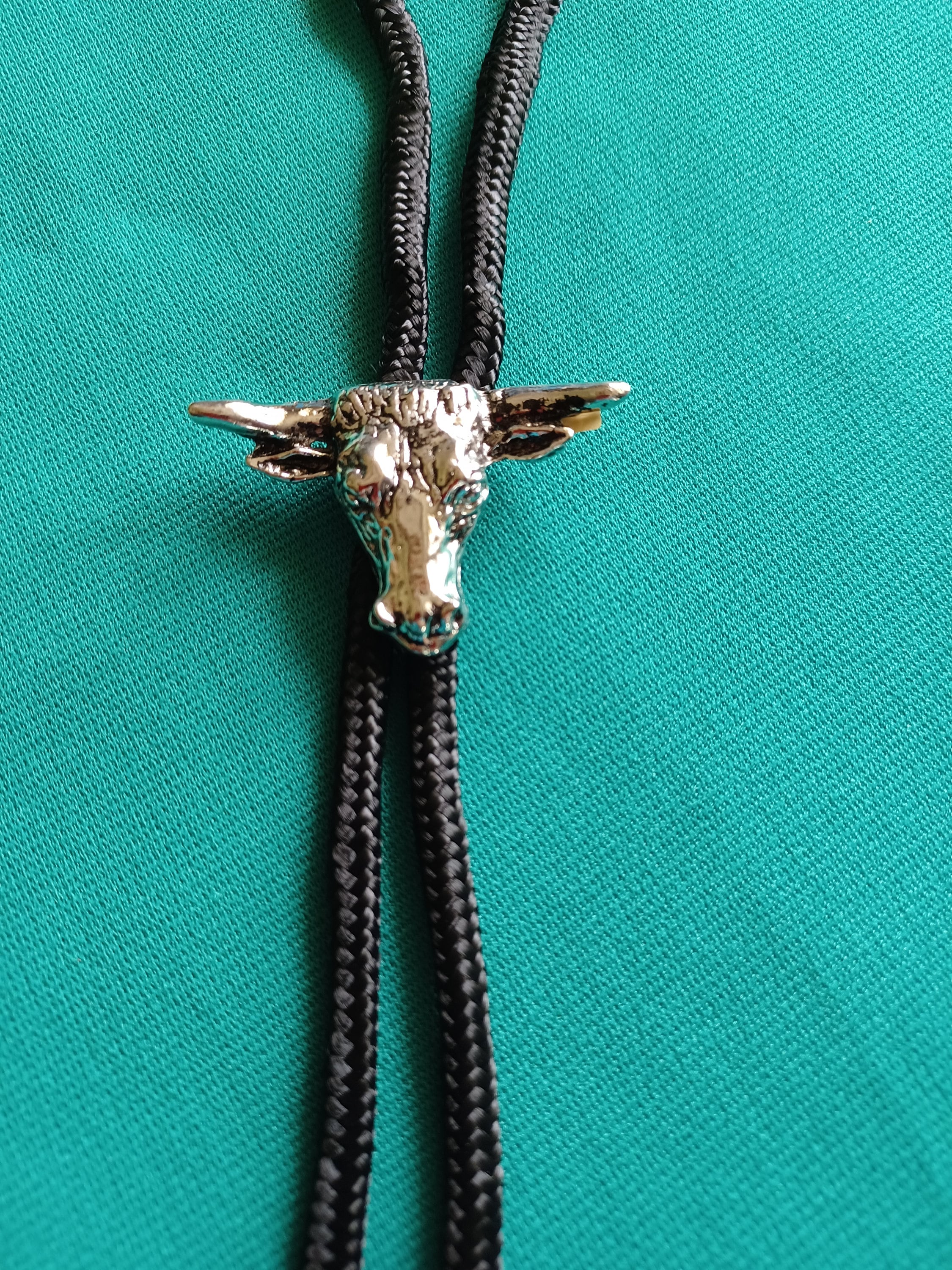 Urban Backwoods Texas Longhorn II Bolotie Western Country Cravatta con Cordino Bolo Tie
