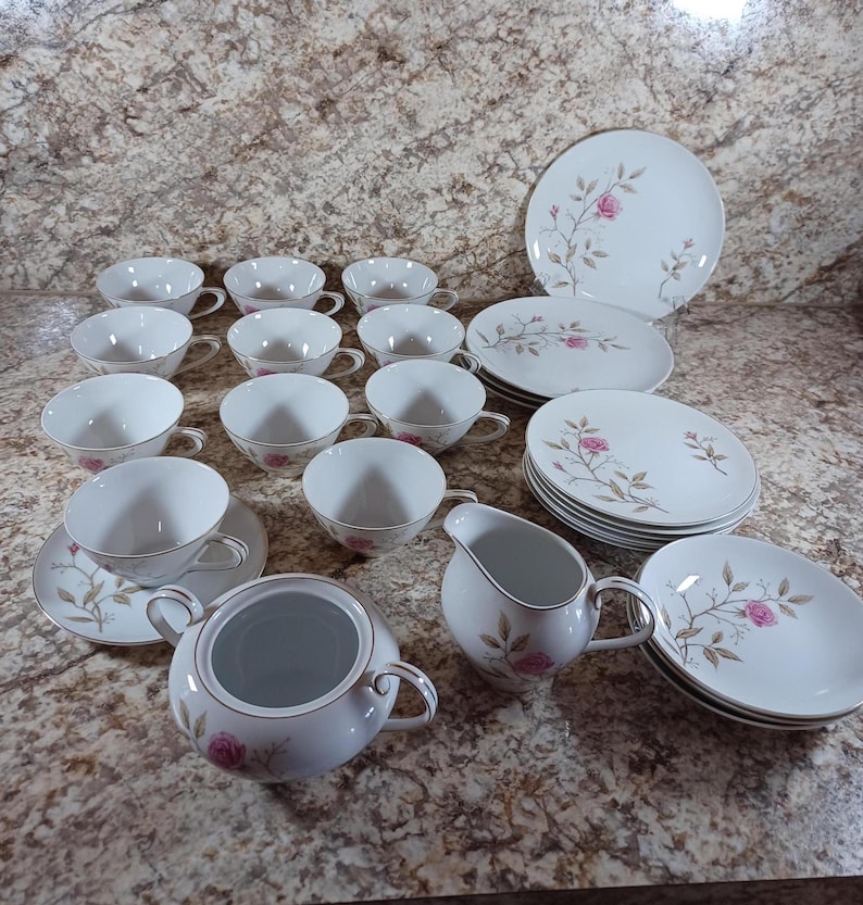 27 Piece Meito Fine China June Rose Dinnerware Set - Thumbnail 4