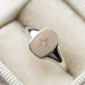Sterling Silver North Star Signet Ring – Dainty Diamond Center | Celestial Pinky Ring | Minimalist Astrology Jewelry | Gift for Her