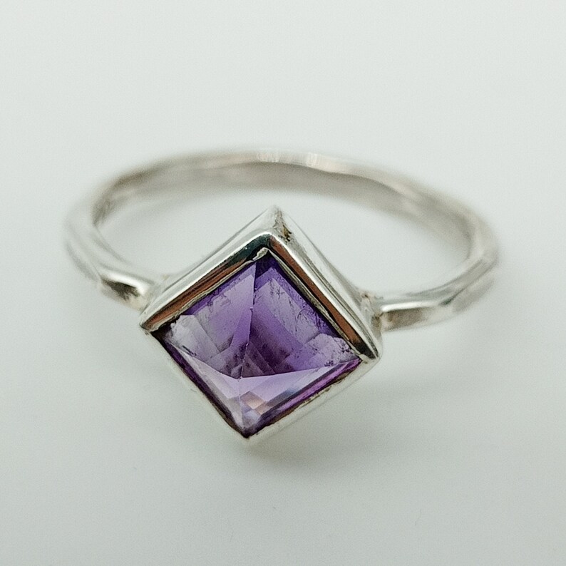 Purple amethyst ring,Natural amethyst ring,sterling silver,February birthstone,square Cut,engagement ring,Dainty Promise Ring,Gift For Mom
