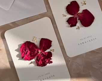 Rose Invite | Invitation with real rose petals and envelopes | Rounded corners | Wedding invitation card | Wedding stationery