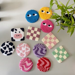 Untersetzer für Punch Needle 12cm | Untersetzer | Küche und Esszimmer | Handgefertigter Becher-Teppich | Getufteter Teppich | Karierte Untersetzer, Weihnachtsgeschenk